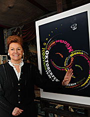 Dr. Gabriele Weishäupl stellte am 05.02.2009 das offizielle Plakatmotiv der Wiesn 2009 von Janine Aigner und Nathalie Fimelli aus München vor (Foto: Ingrid Grossmann)